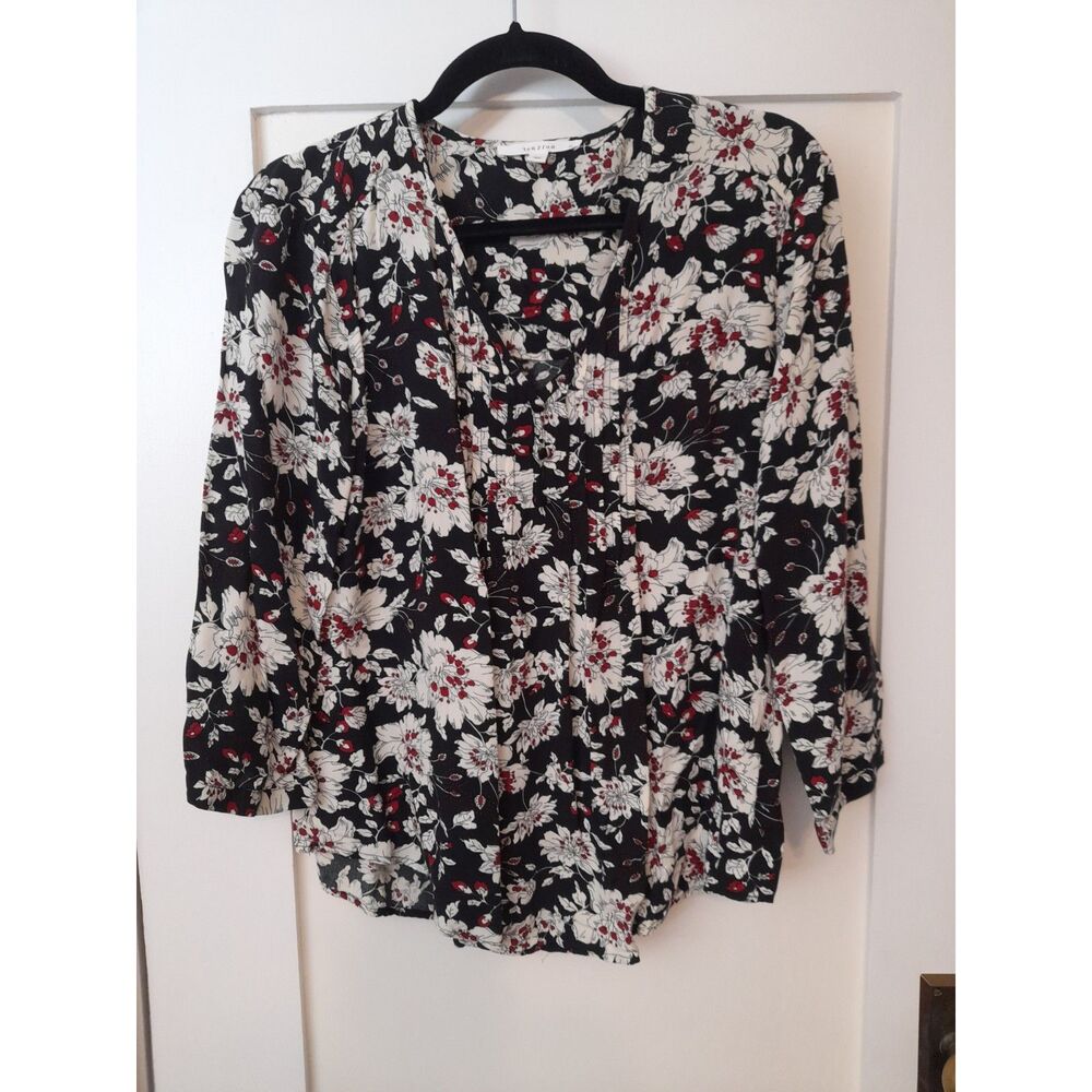 Fun2Fun black with white and red flowers. Rayon Medium